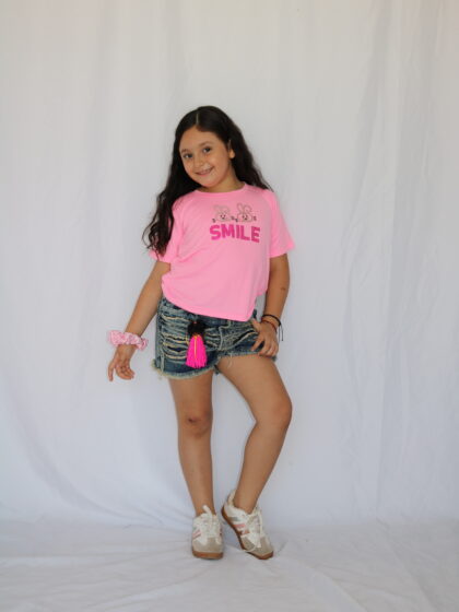 Short Infantil de Mezclilla con Efecto Deslavado y Accesorio Colgante
