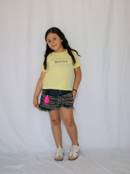 Short Infantil de Denim con Rotos y Flecos