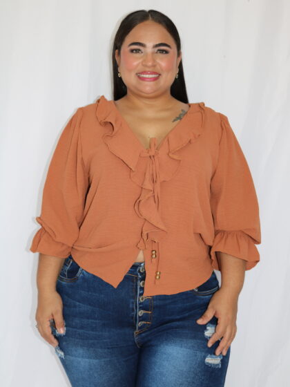 Blusa con Volantes en V y Botones - Talla Plus