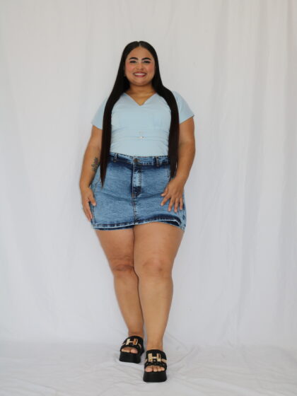 Blusa Estilizada de Manga Corta con Cuello en V - Talla Plus