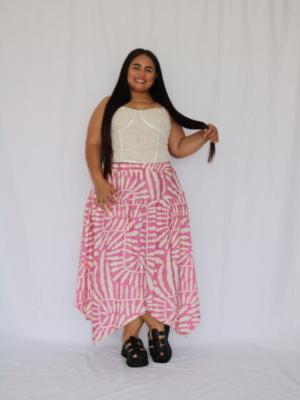 Falda Fluida con Corte Pañuelo y Diseño Tropical Moderno - Talla Plus