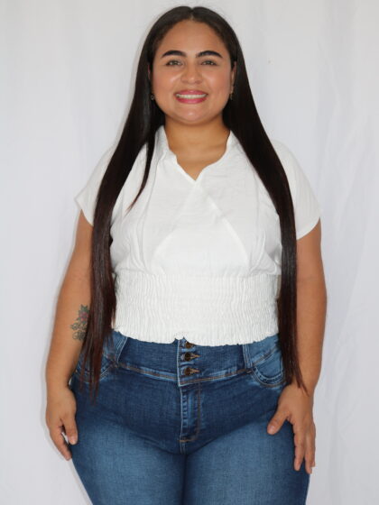 Blusa Estilizada con Diseño Cruzado y Ajustada en la Cintura - Talla Plus